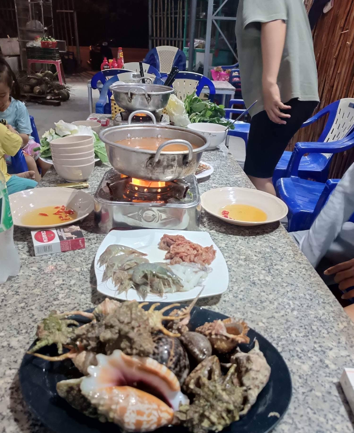 Quang Hanh Seafood Restaurant 3